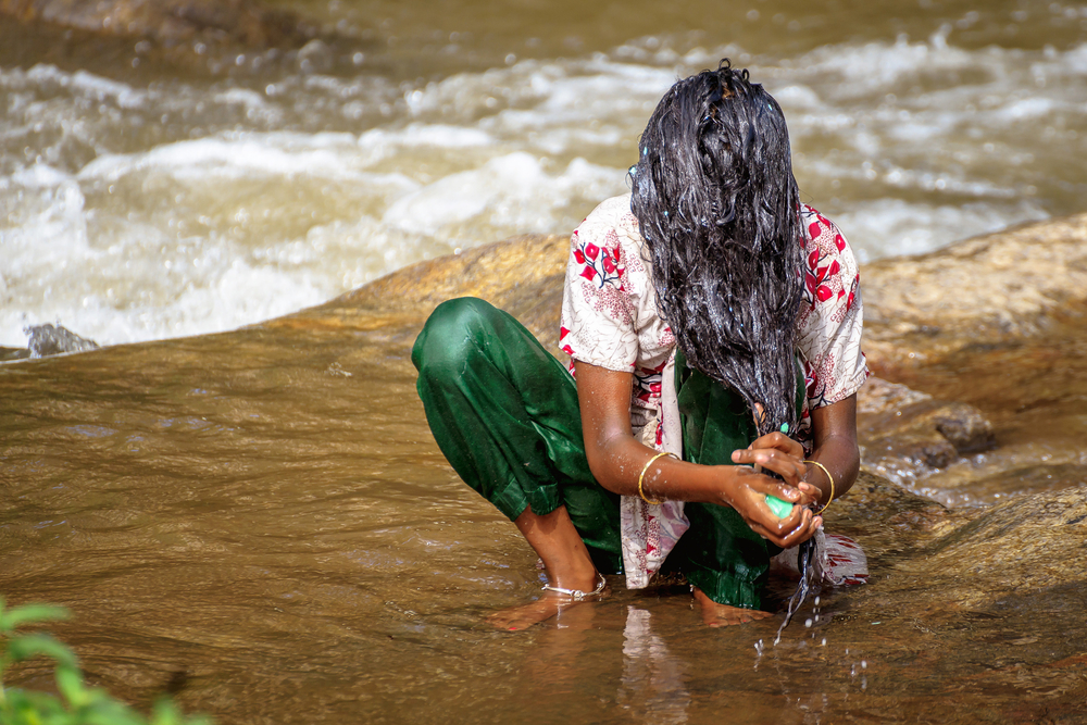 вещи выживание лес список снаряжение выживальщик набор необходимые поход природа заблудился потерялся одежда еда питание есть аптечка костер посуда нож звери убежище ночевка спасатели